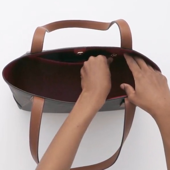 🆕Coach Tote With Horse And Carriage Dot Print Purse - Picture 4 of 14